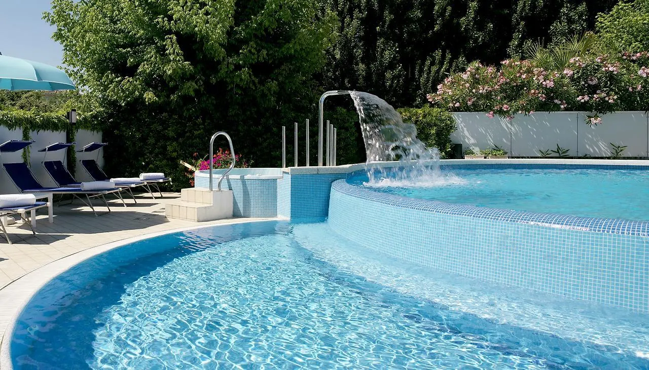 **  Hotel Albicocco Riccione Itálie